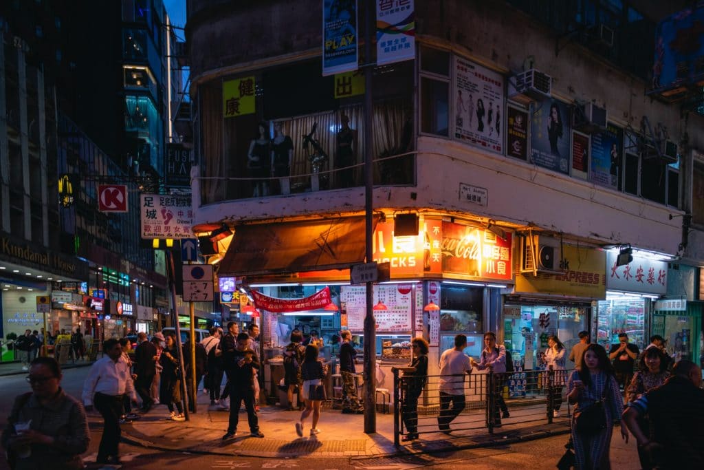 Girls Who Travel | Kowloon, Hong Kong's Metropolitan Haven