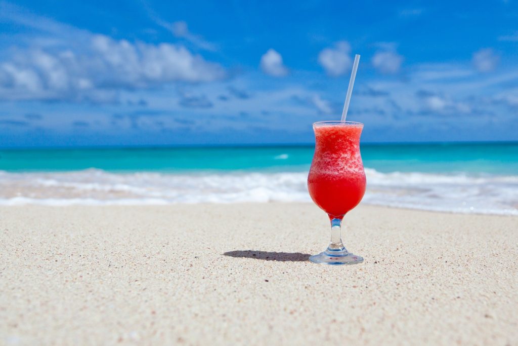 The Ultimate Guide to Travel Gifts for Women 7 Girls Who Travel | Travel Gifts for Women