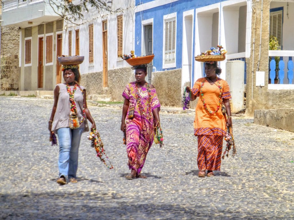 Why Women Traveling Together is Good for the Heart 5 Girls Who Travel | Why Women Traveling Together is Good for the Heart