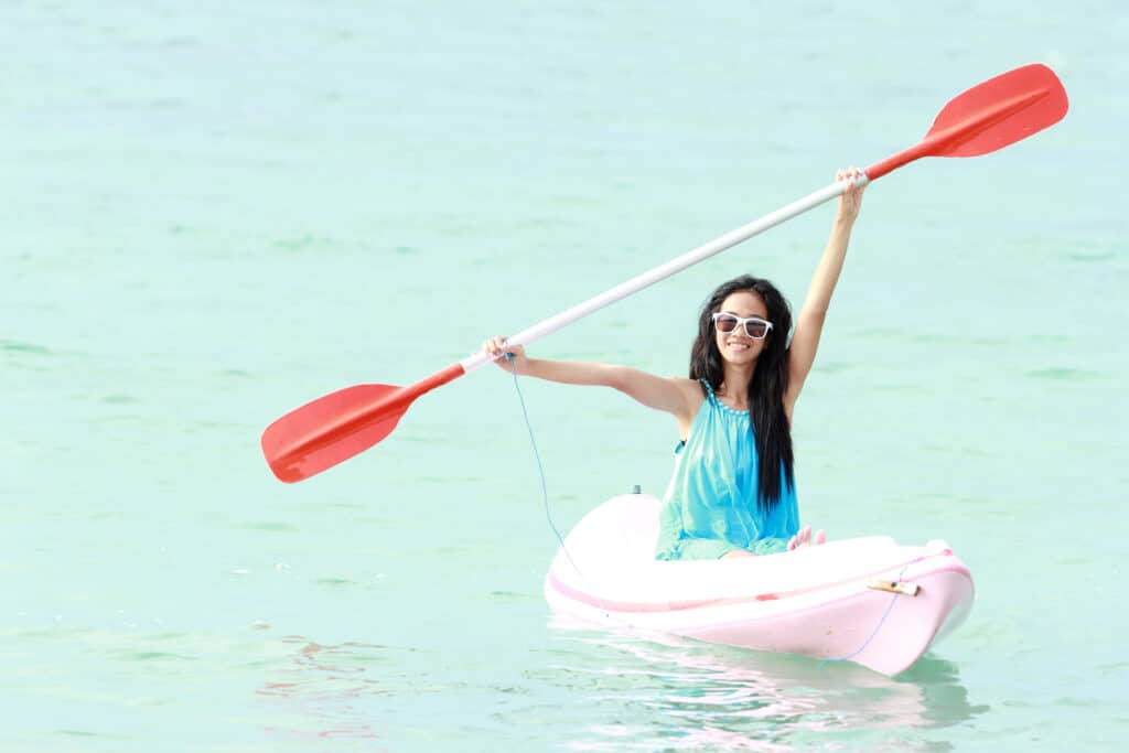Girls Who Travel | best Water Activities - kayaking