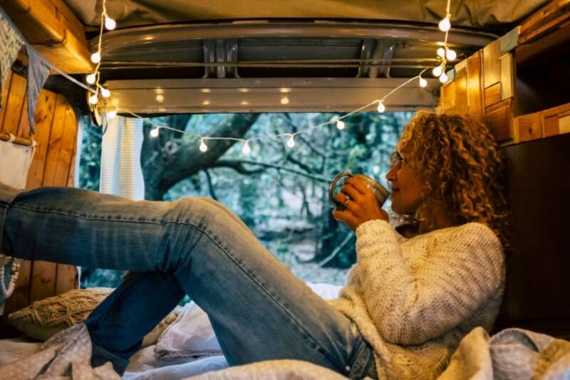Girls Who Travel | How To Decorate Your Van Without Taking Up Space