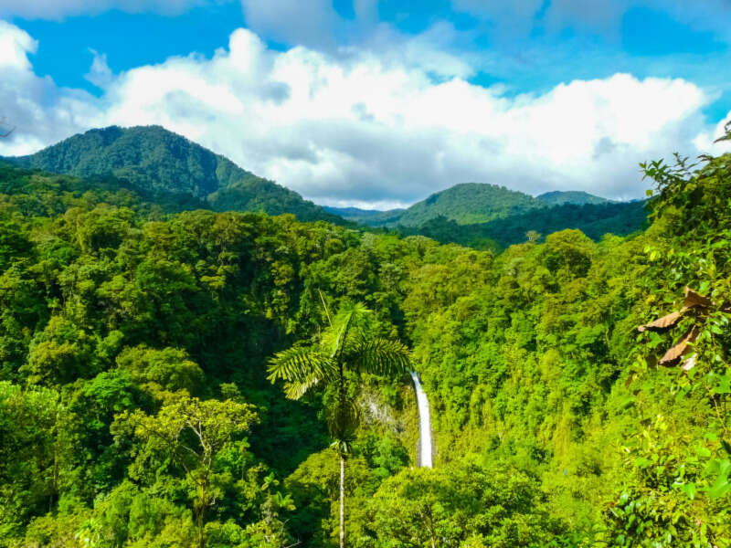 Girls Who Travel | 5 Places to Visit in Beautiful Costa Rica