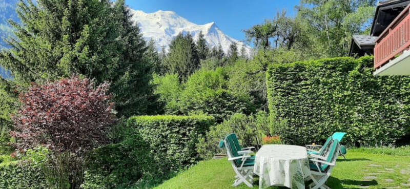 Girls Who Travel | 9 Chamonix AirBnb - Stay at the Incredible Mont Blanc