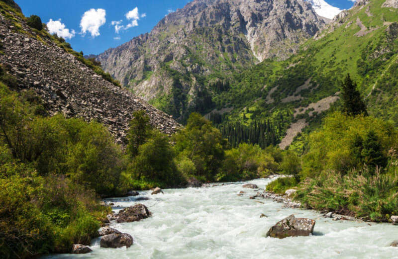 Girls Who Travel | Kyrgyzstan - A Stunning Destination off the Beaten Path