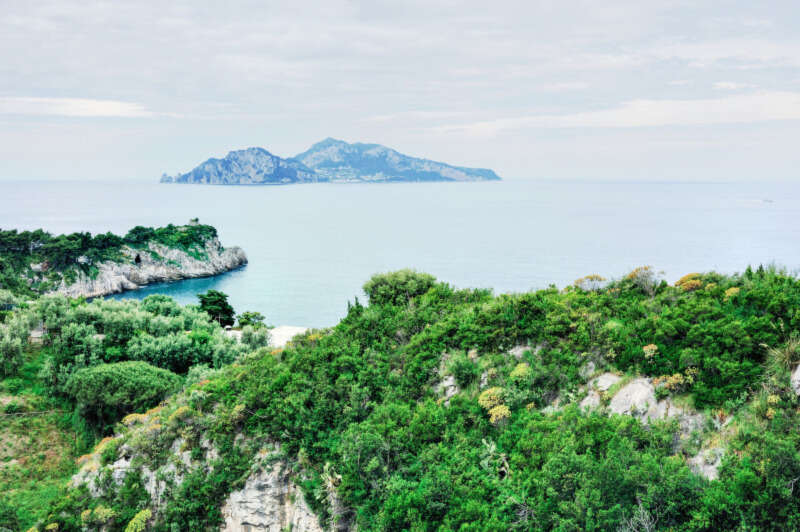 A Comprehensive Beginner's Guide to Positano, Italy 1 Girls Who Travel | A Comprehensive Beginner's Guide to Positano, Italy