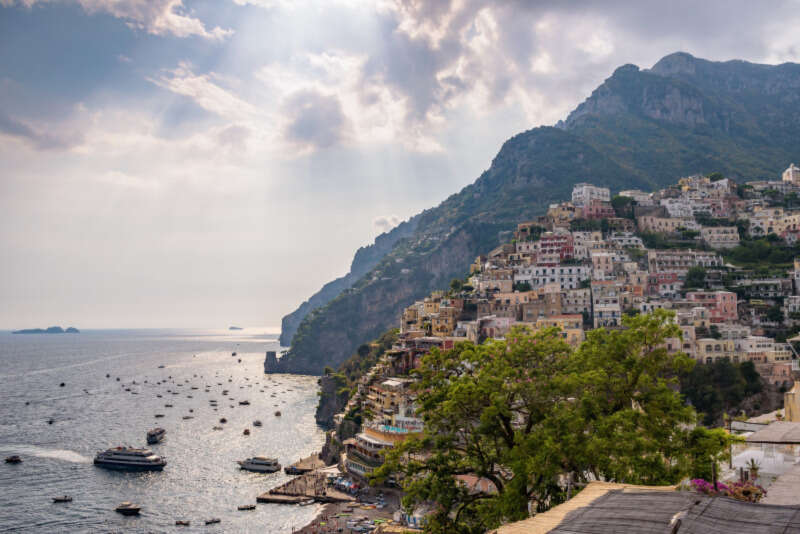 Girls Who Travel | A Comprehensive Beginner's Guide to Positano, Italy