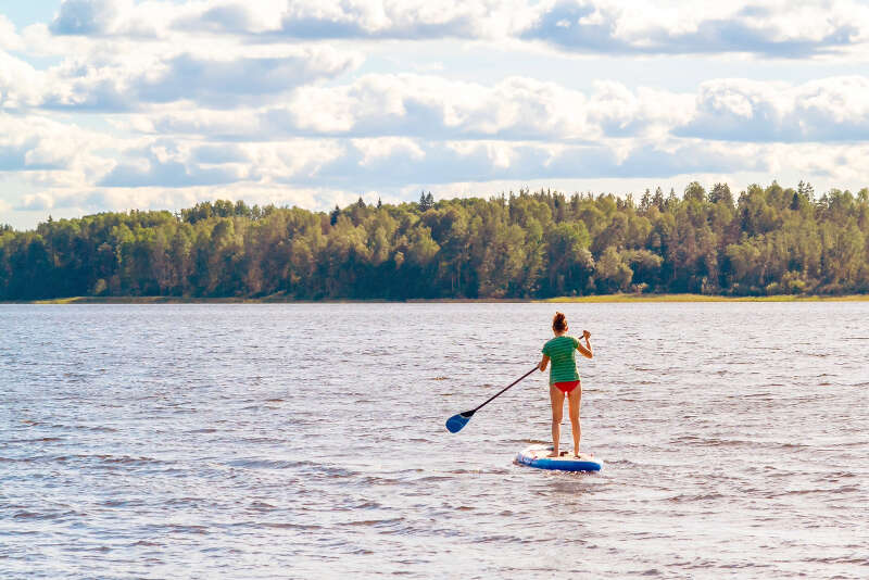Girls Who Travel | Top Five Prettiest Places for Paddle Boarding in the Midwest 
