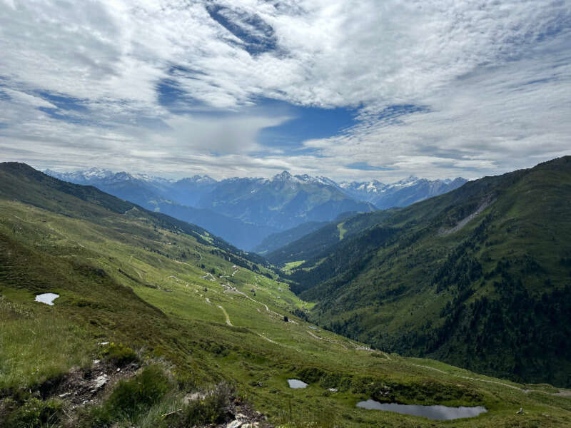 Girls Who Travel | Best Hikes In The Alps - A Woman's Alpine Traverse