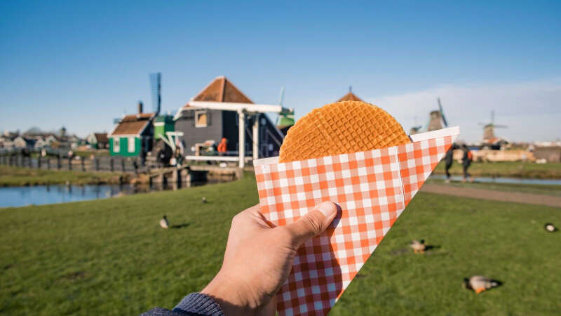 Girls Who Travel | 10 Typical Dutch Foods Everyone Should Try