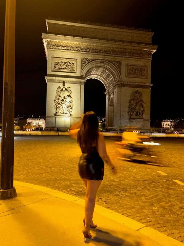 Girls Who Travel | Paris by Night: A Woman's Discovery Of The City's Vibrant Nightlife