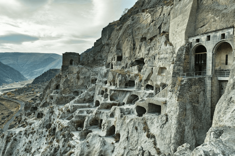 Girls Who Travel | Vardzia 