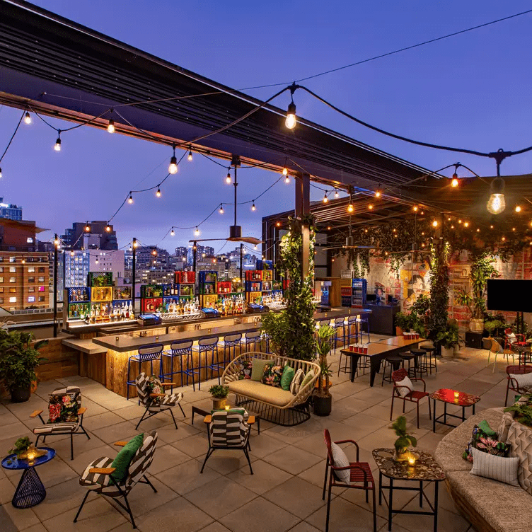 A Girl's Guide to NYC: Where to Eat, Wander, and Feel Like the Main Character 12 Girls Who Travel | The Ready Rooftop NYC