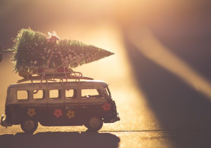 denise-johnson-m4eISQg0e0E-unsplash Girls Who Travel | 10 travel themed Christmas movies