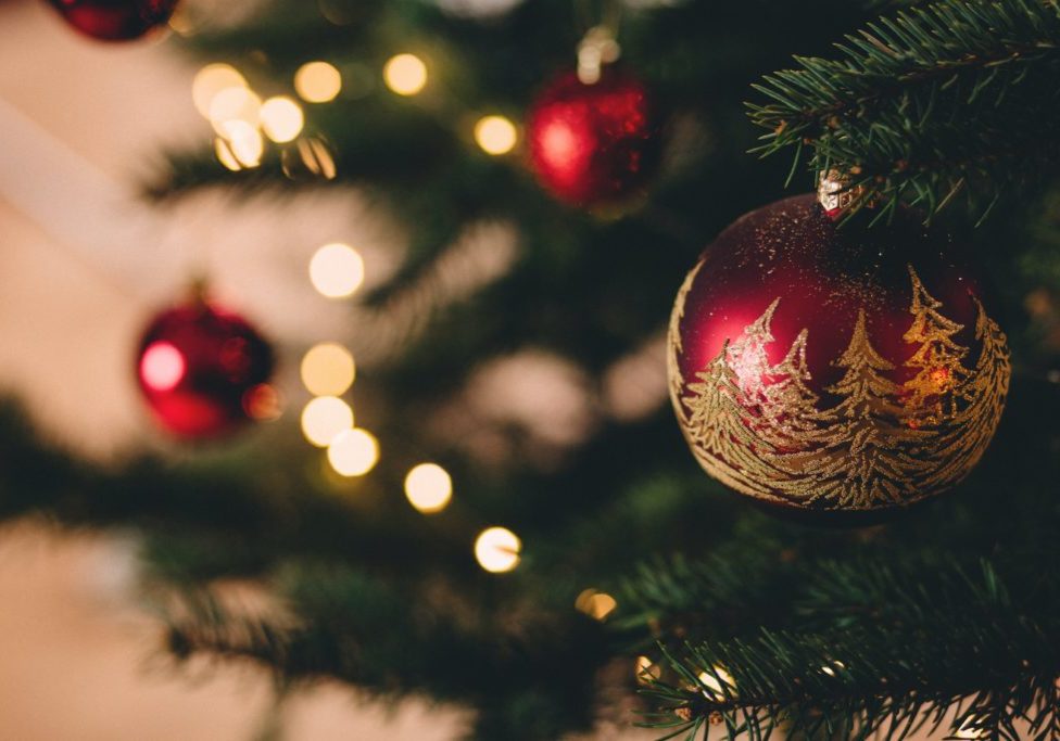 freestocks--Qf9JKLysUg-unsplash Girls Who Travel - Christmas Movies